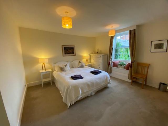 Stonehenge Village Cottage: Charming 3-Bedroom Near Historic Sites Pewsey Exterior photo