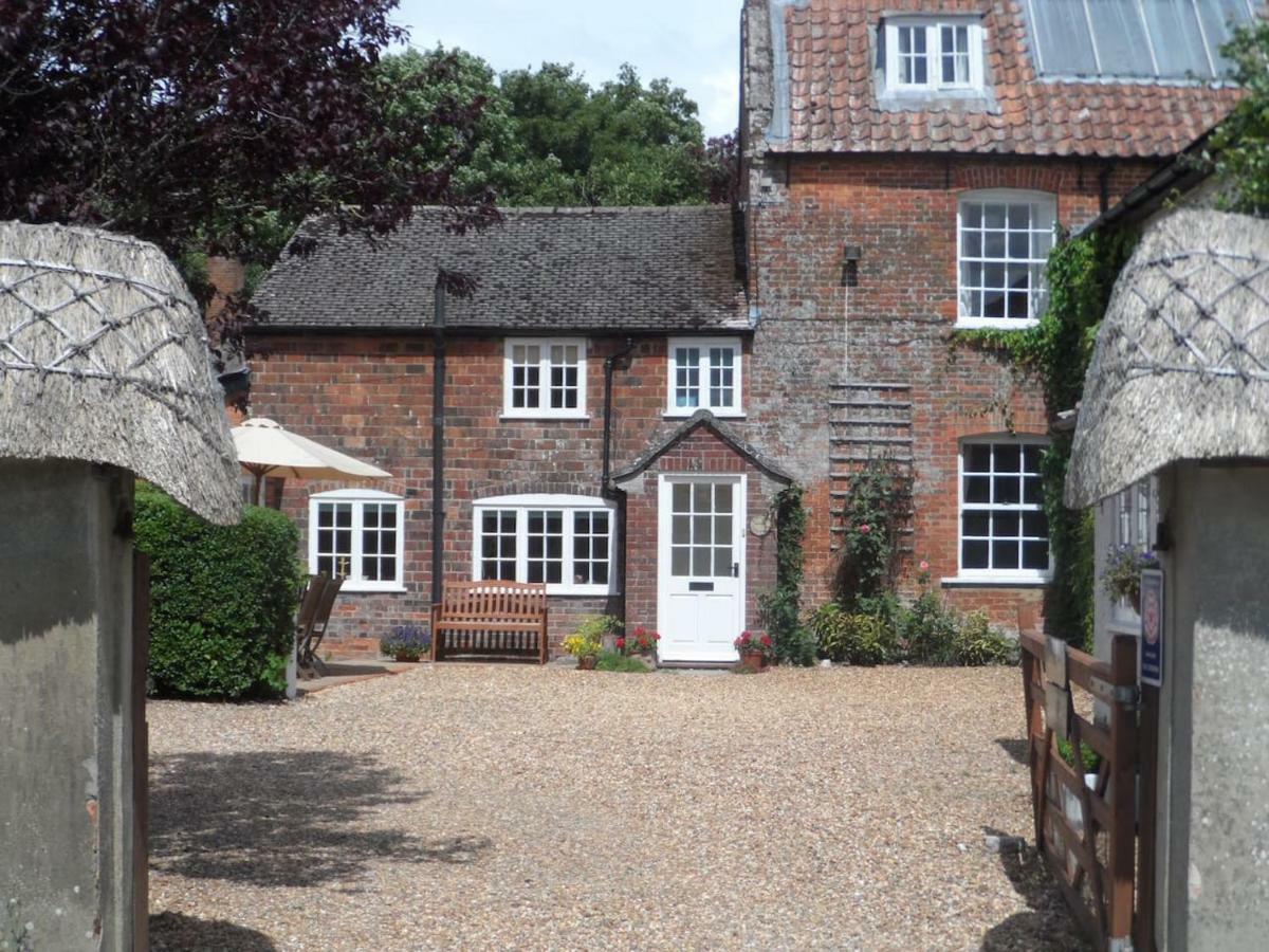 Stonehenge Village Cottage: Charming 3-Bedroom Near Historic Sites Pewsey Exterior photo