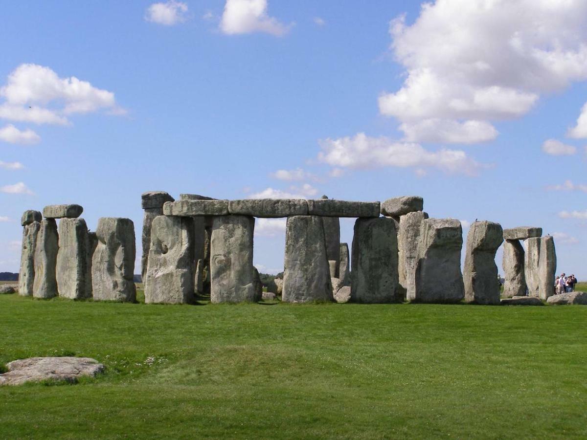 Stonehenge Village Cottage: Charming 3-Bedroom Near Historic Sites Pewsey Exterior photo