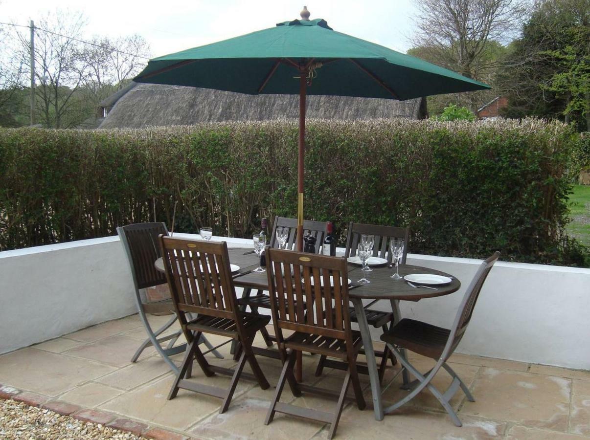 Stonehenge Village Cottage: Charming 3-Bedroom Near Historic Sites Pewsey Exterior photo